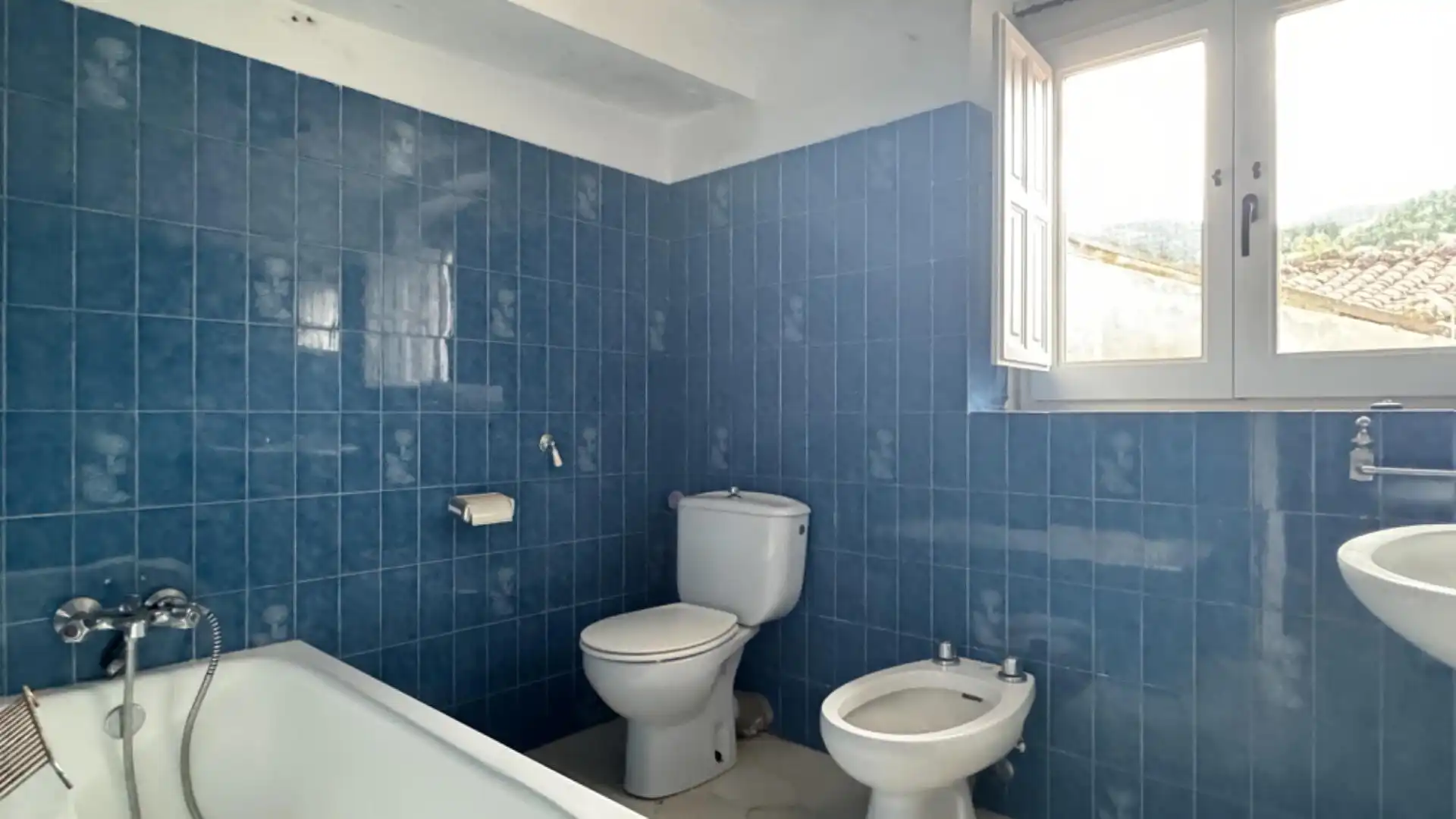 Bathroom of Houses for sale in Zegama  with Private garden, Terrace and Storage room