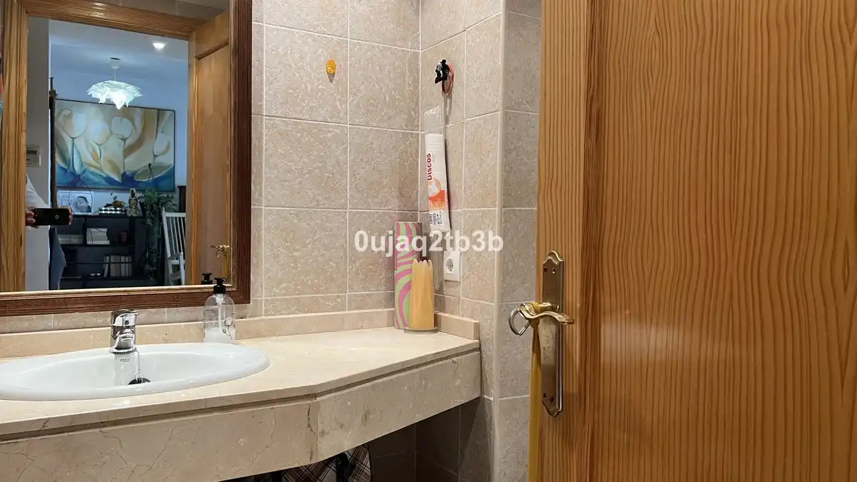 Bany de Apartament en venda en Estepona amb Aire condicionat, Terrassa i Piscina comunitària