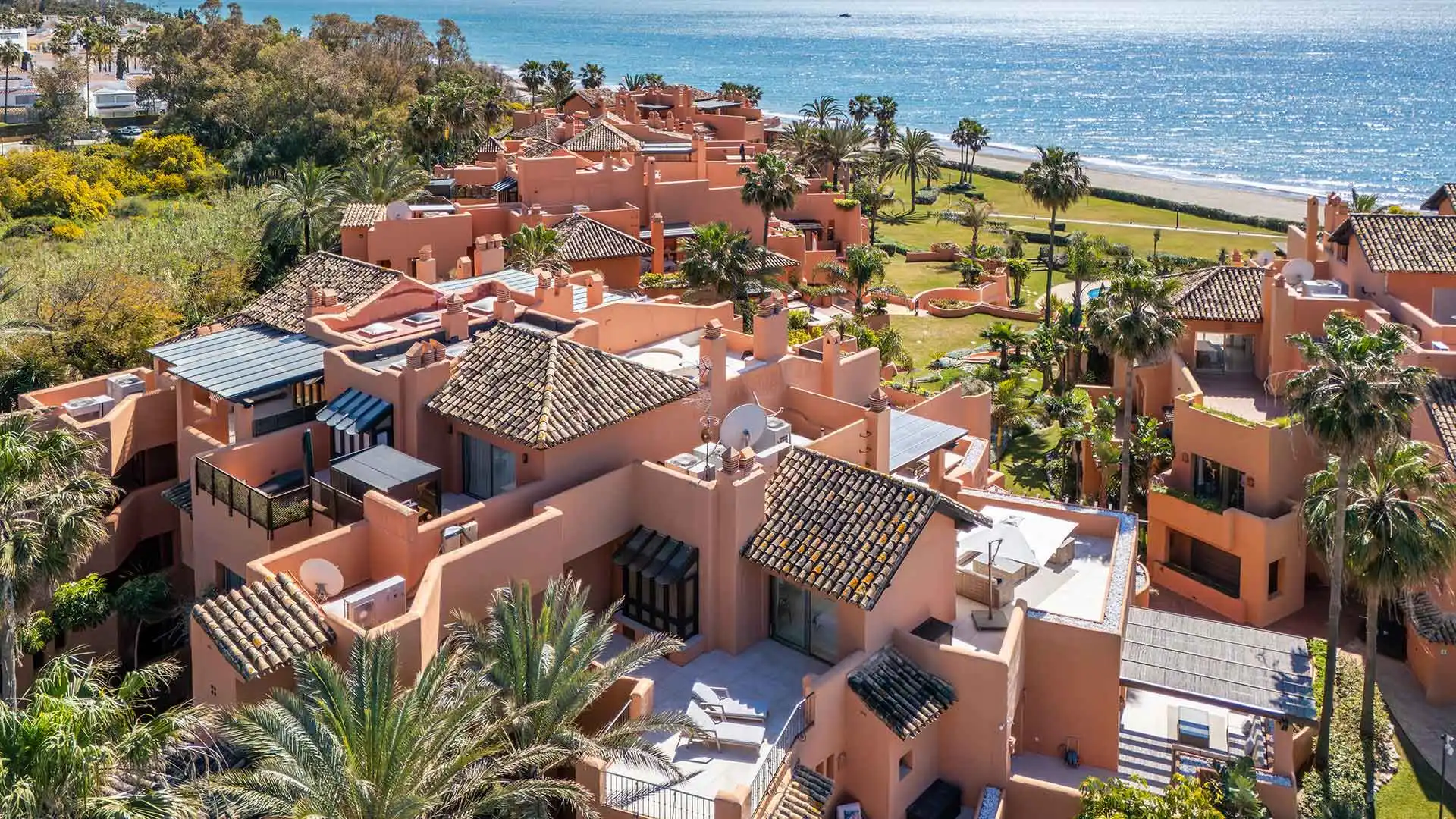 Vista exterior de Ático en venta en Marbella con Aire acondicionado, Terraza y Trastero