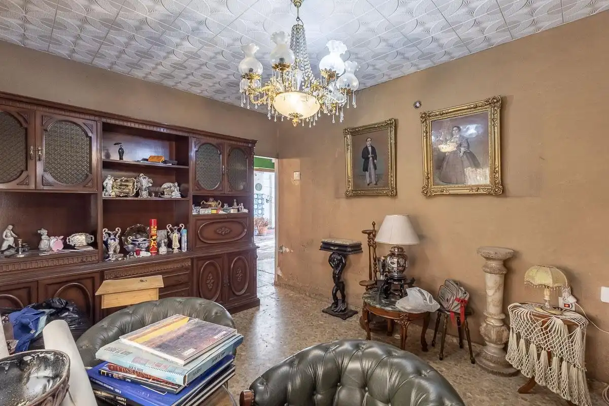 Sala de estar de Casa adosada en venta en Granada con Jardín privado