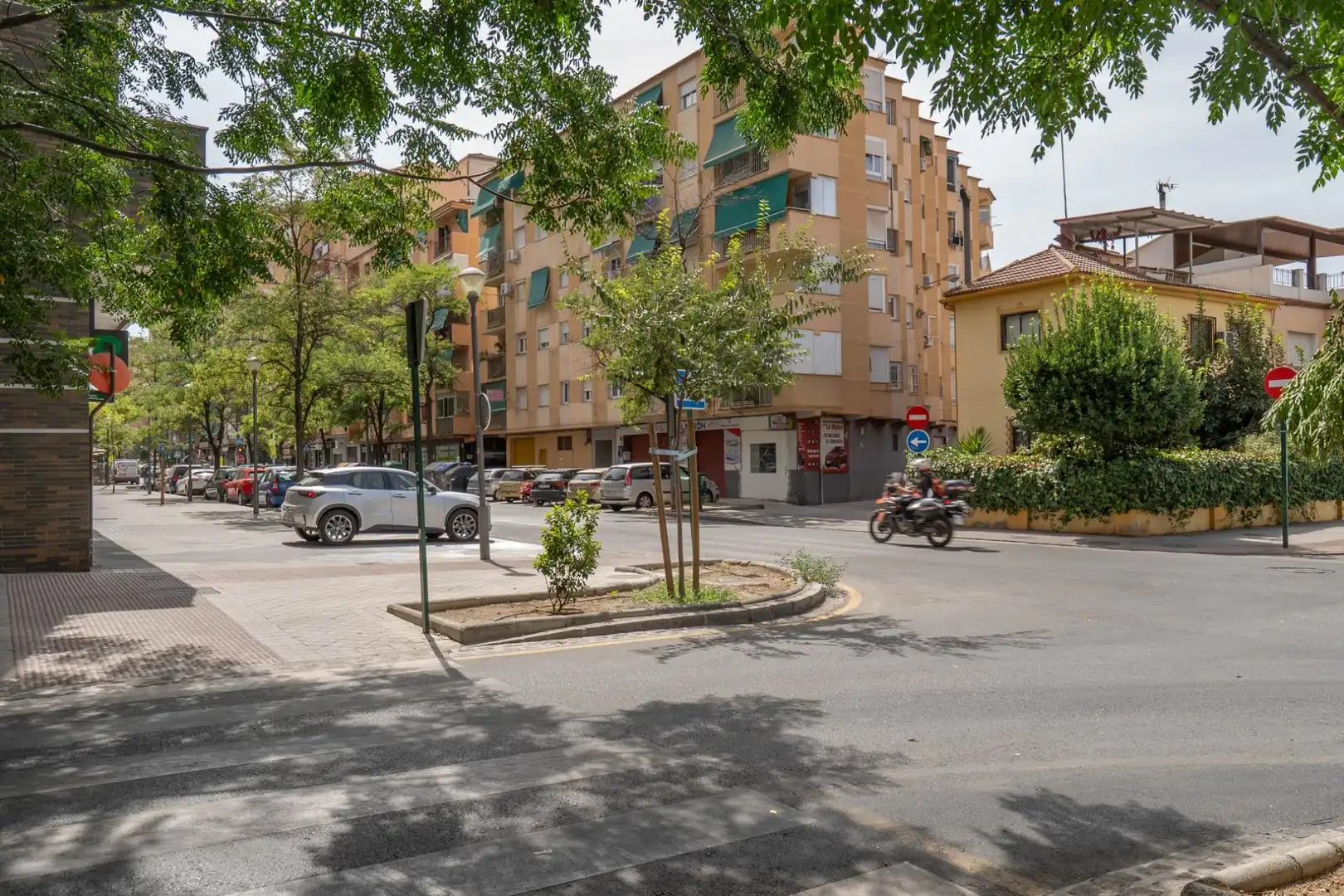 Vista exterior de Piso en venta en Granada con Aire acondicionado y Amueblado