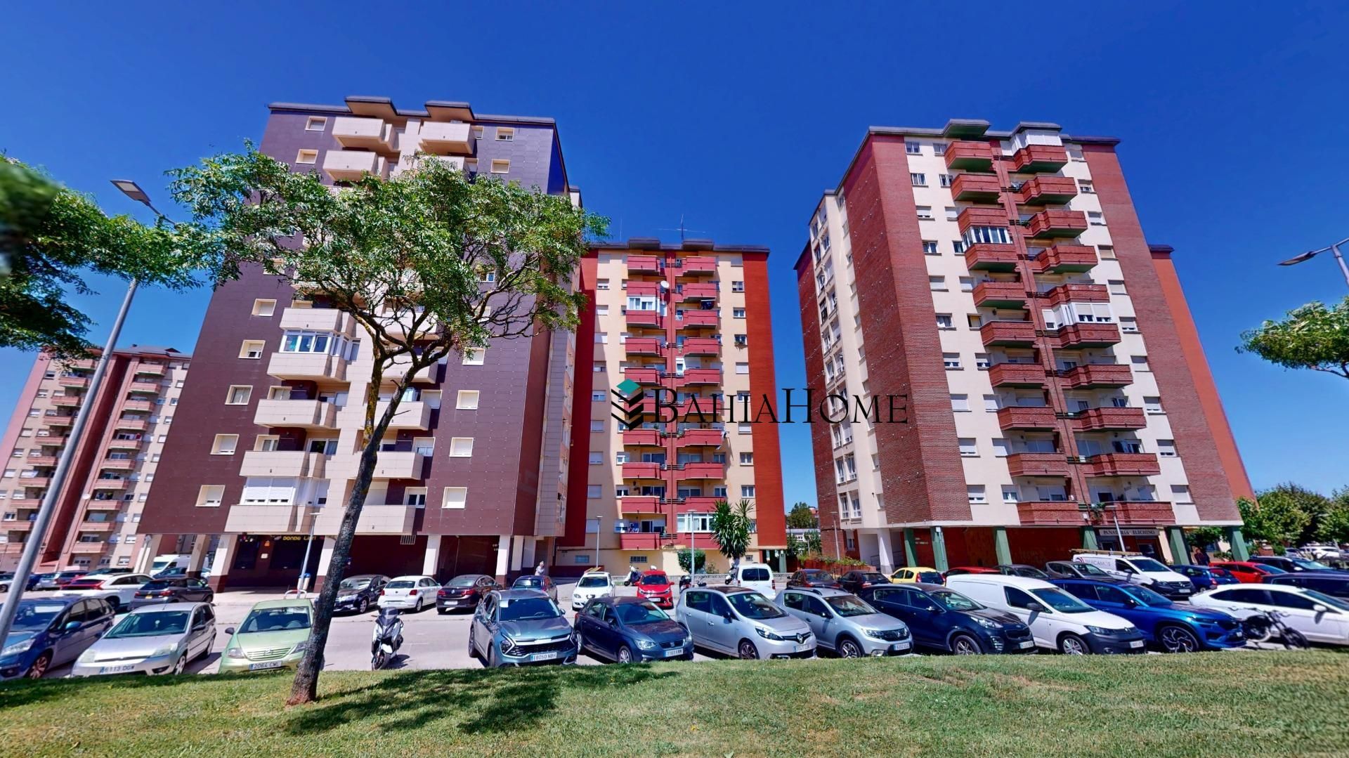Vista exterior de Pis en venda en Santander amb Terrassa