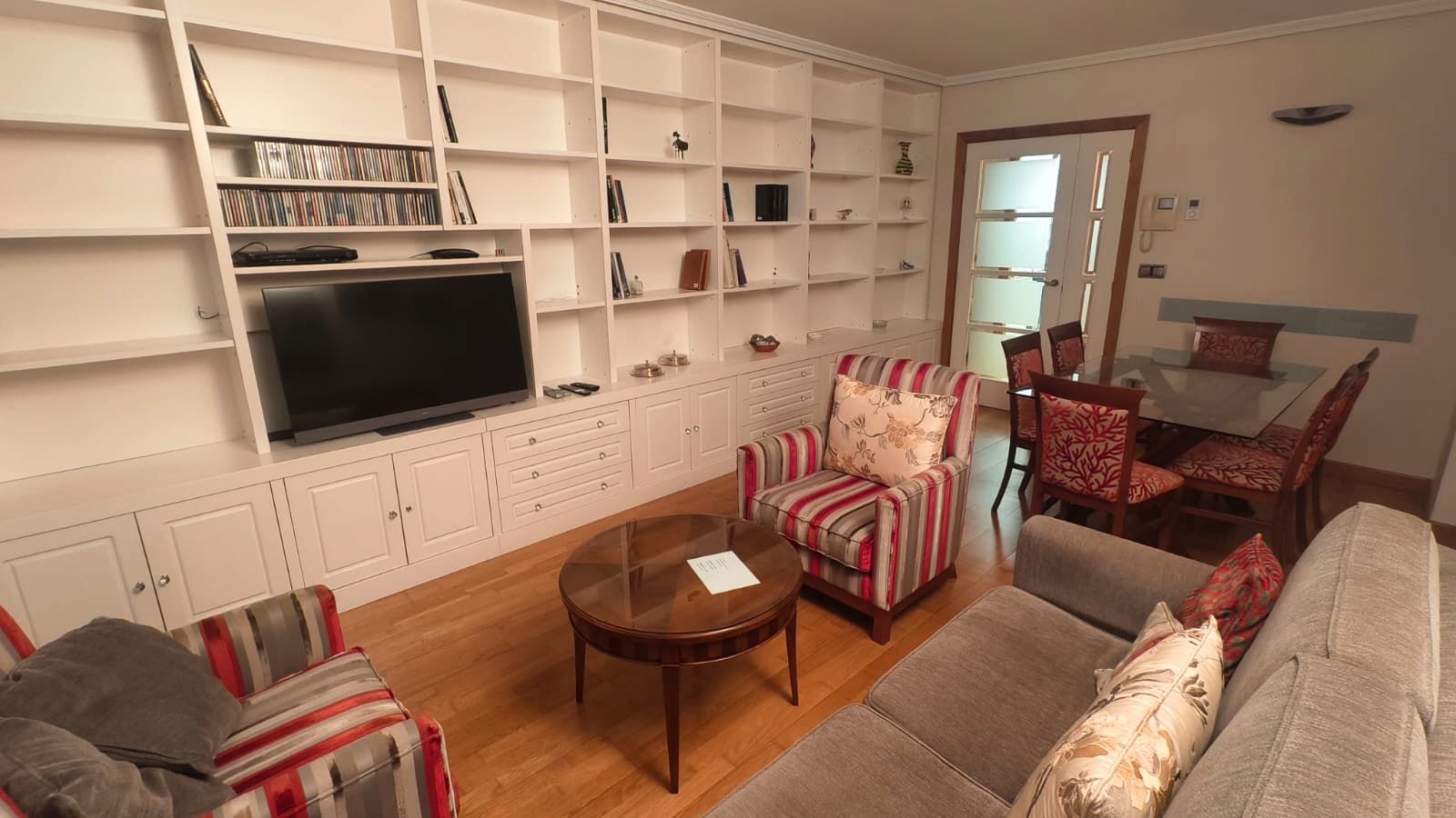 Living room of Flat for rent in A Coruña Capital   with Heating, Parquet flooring and Terrace