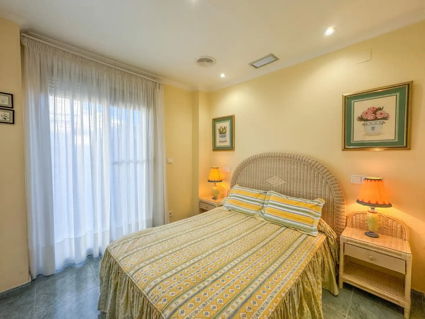 Dormitori de Apartament de lloguer en Santa Pola amb Terrassa, Moblat i Forn
