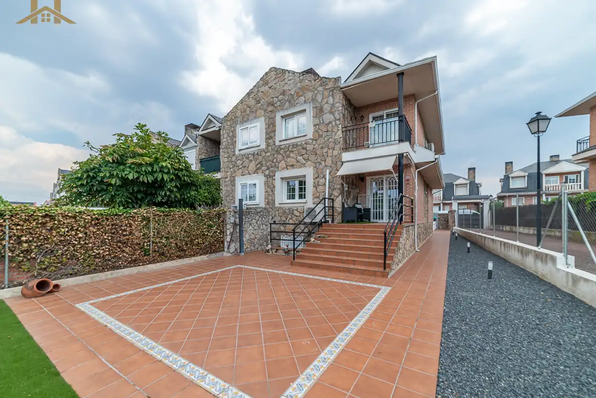 Villa mit Terrasse zum Verkauf in Calle Miguel de Cervantes 49, imagen 3