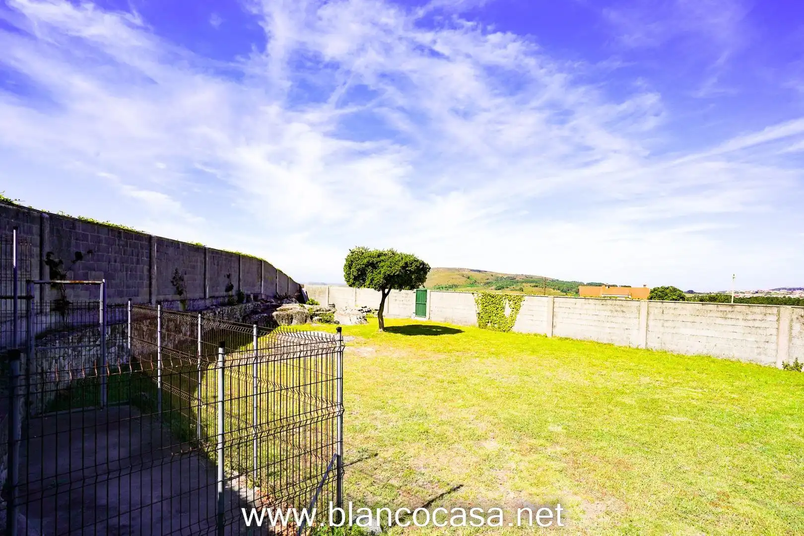 Finca rústica en venda en Malpica de Bergantiños amb Jardí privat i Moblat