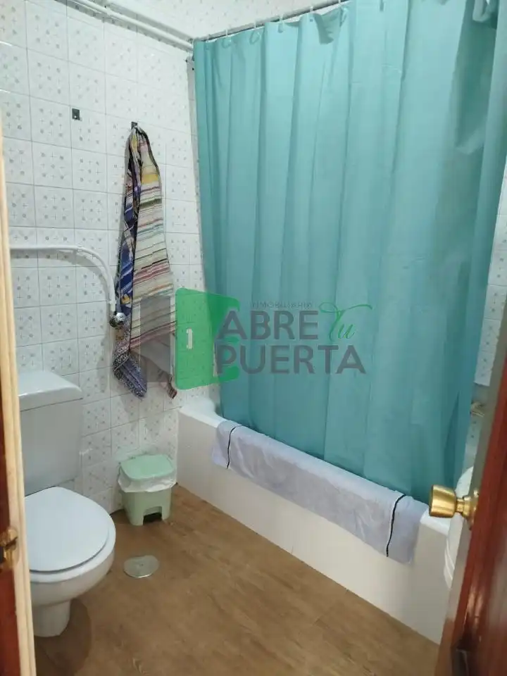 Bathroom of Flat for sale in Ourense Capital   with Furnished and Balcony