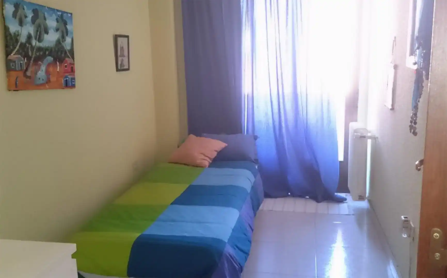 Habitación de Apartamento para compartir en Valdemoro con Microondas, Balcón y Internet