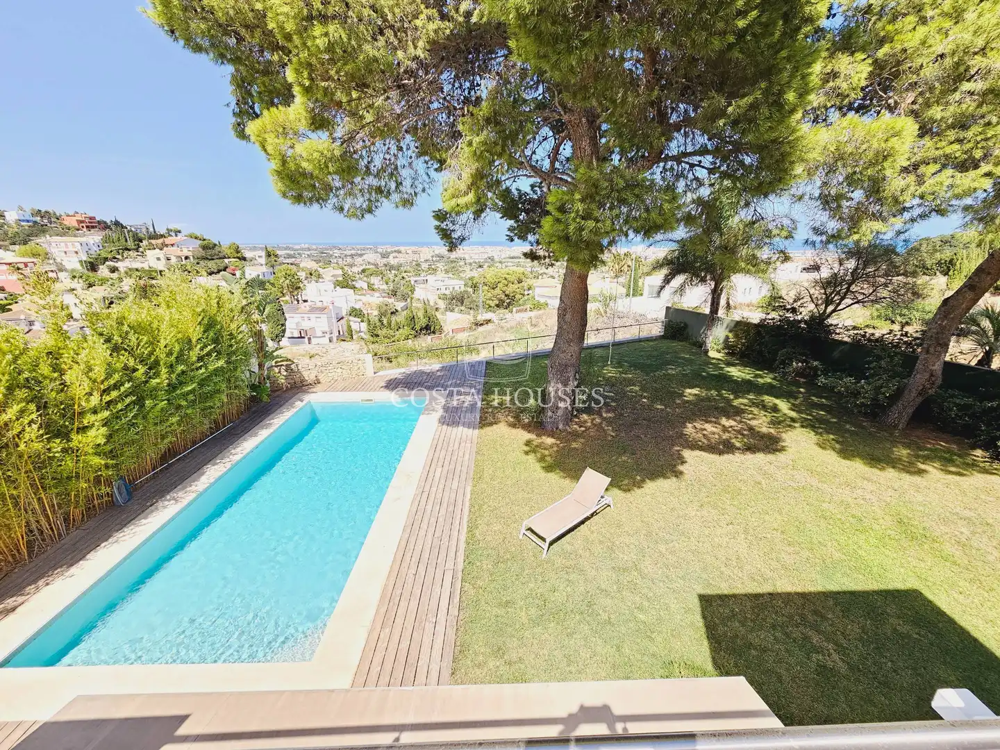Exterior view of Houses for sale in Dénia  with Air Conditioner, Private garden and Terrace