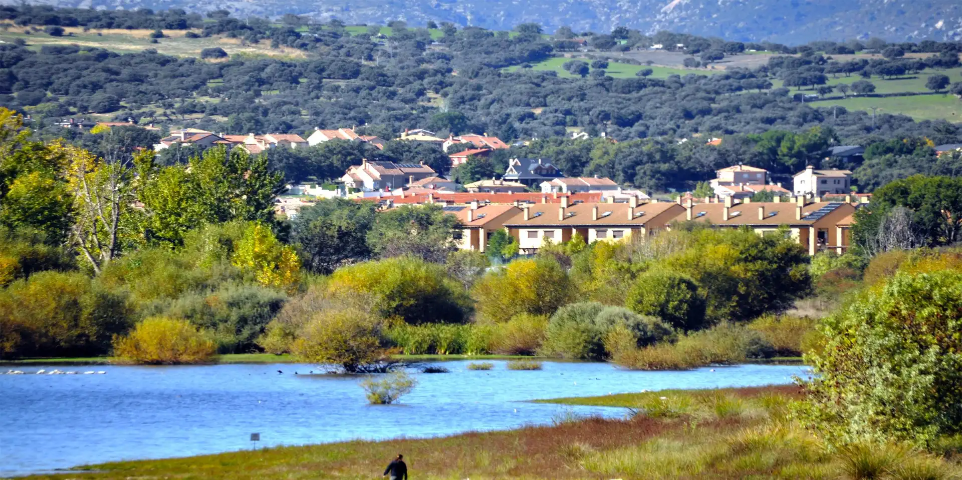 Vista exterior de Casa o xalet en venda en Guadalix de la Sierra amb Aire condicionat, Calefacció i Jardí privat