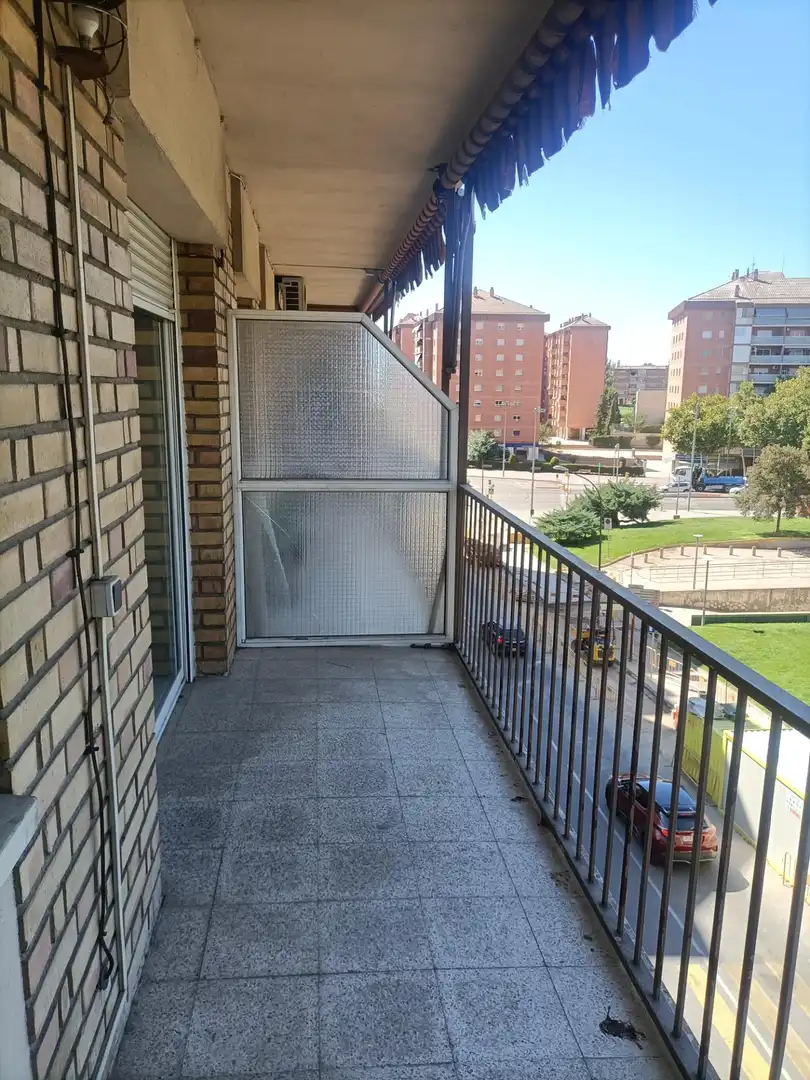 Piso con terraza en venta en Instituts - Universitat, imagen 18