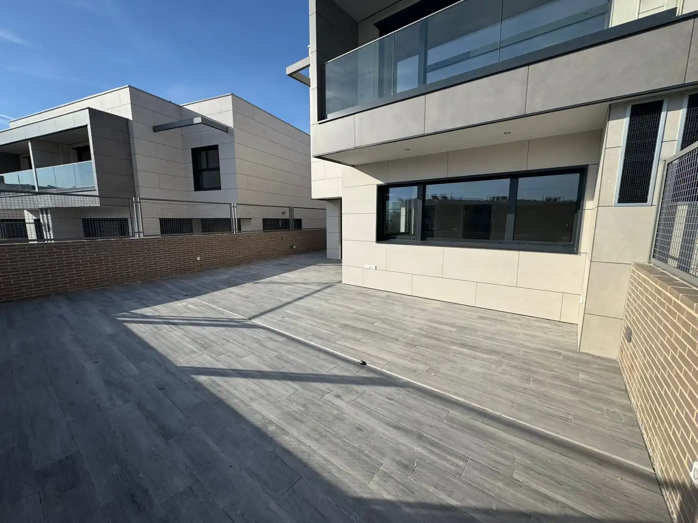 Terraza de Casa adosada en venta en Boadilla del Monte con Aire acondicionado, Calefacción y Jardín privado