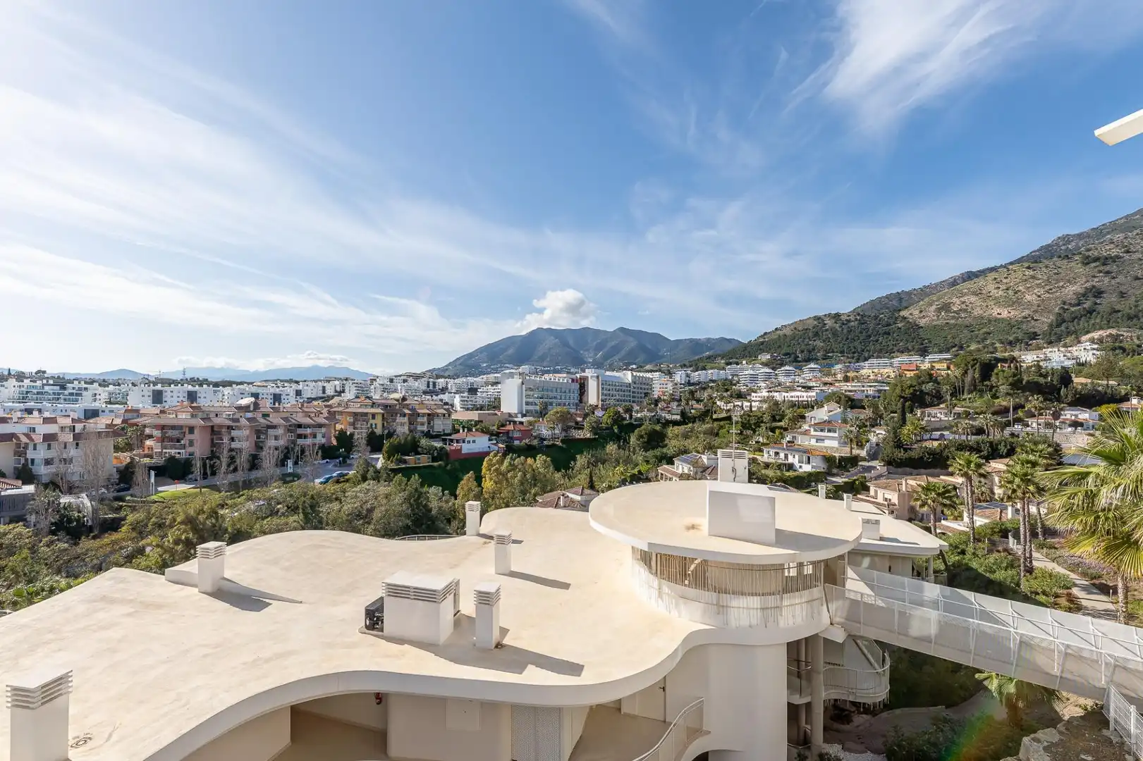 Vista exterior de Apartament en venda en Benalmádena amb Aire condicionat, Calefacció i Terrassa