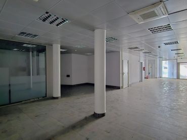 Business premises to rent in Doctor Ferran 9
