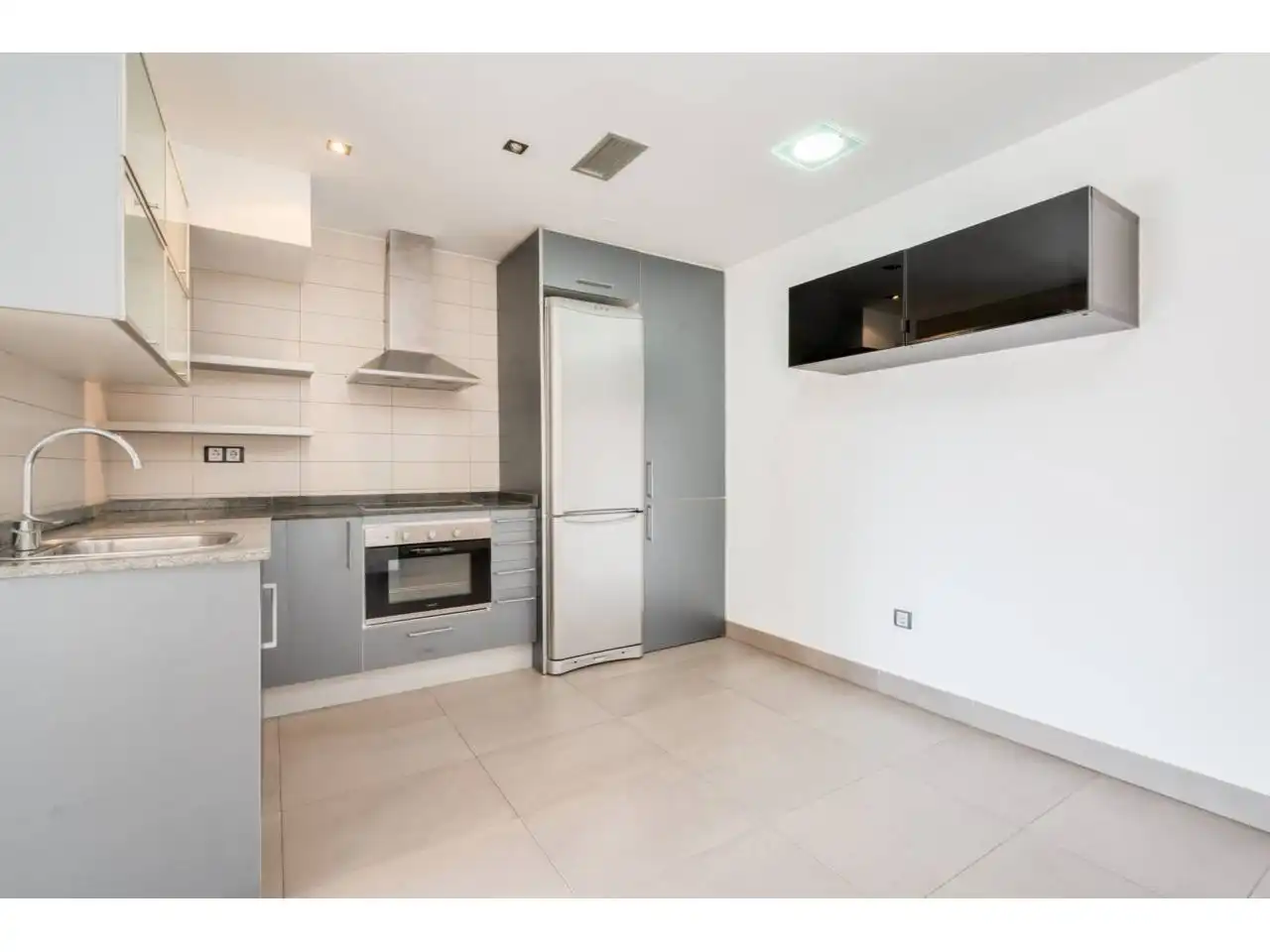 Kitchen of Duplexes for sale in Terrassa  with Air Conditioner, Heating and Terrace