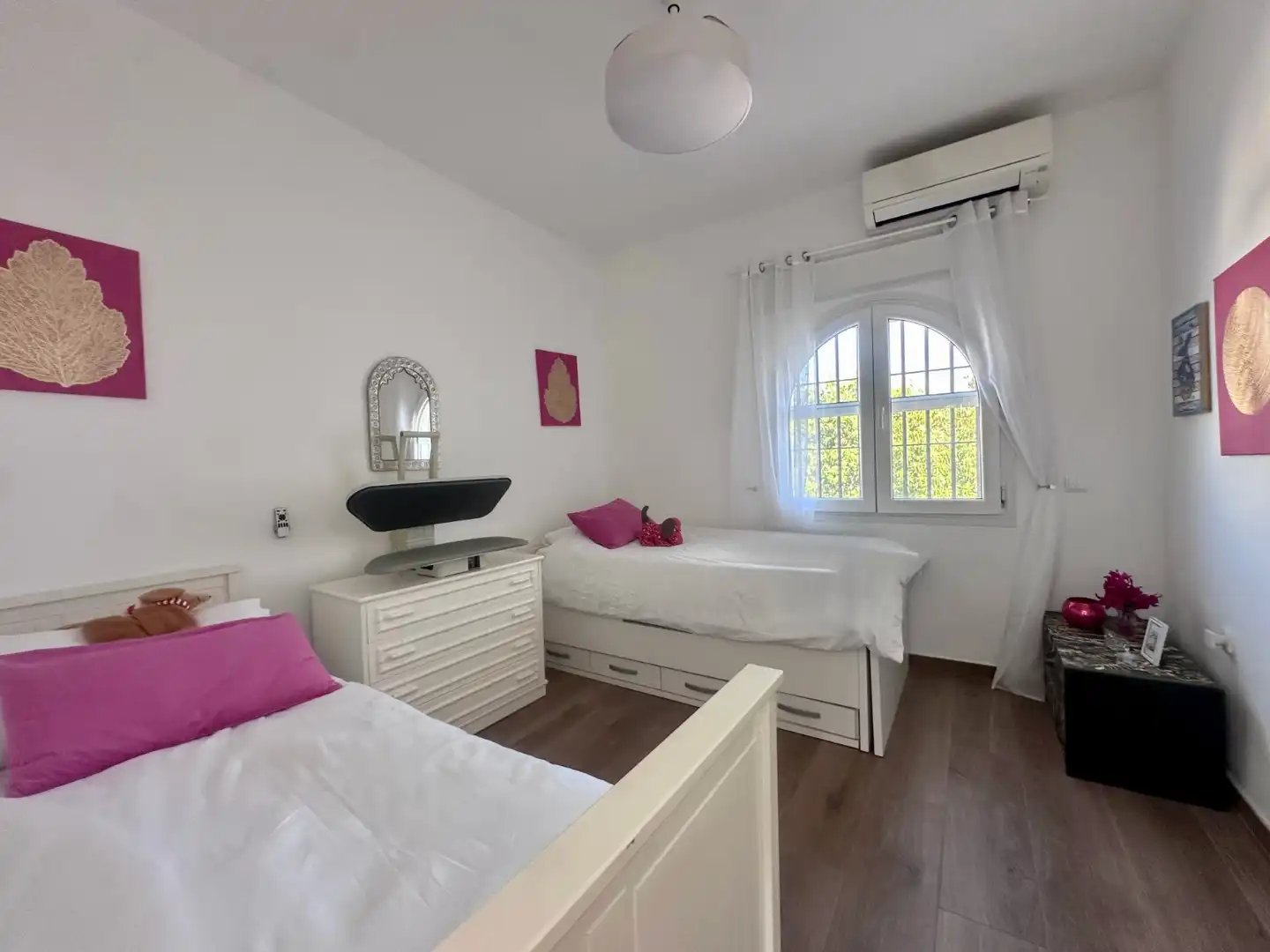 Dormitori de Casa o xalet en venda en Puerto de la Duquesa