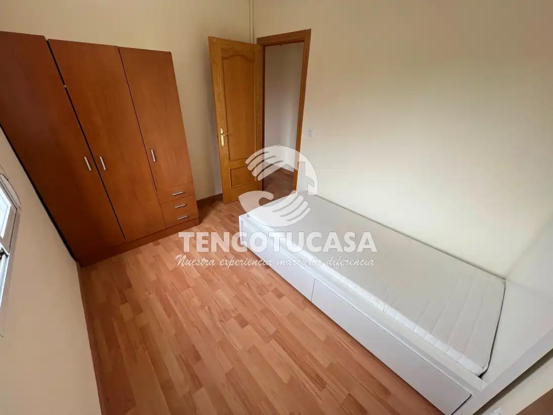 Dormitori de Pis en venda en Madrid amb Calefacció, Parquet i Terrassa