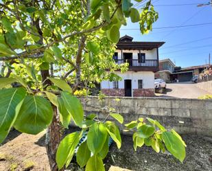 Außenansicht von Country house zum verkauf in Langreo mit Privatgarten und Balkon