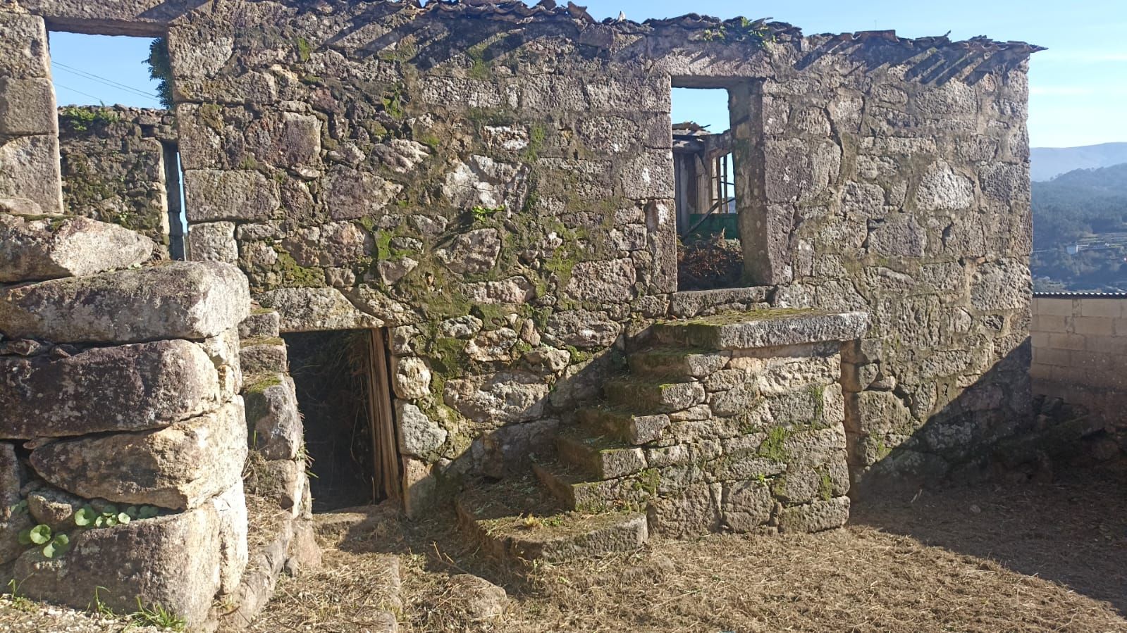 Vista exterior de Casa o xalet en venda en Crecente amb Jardí privat