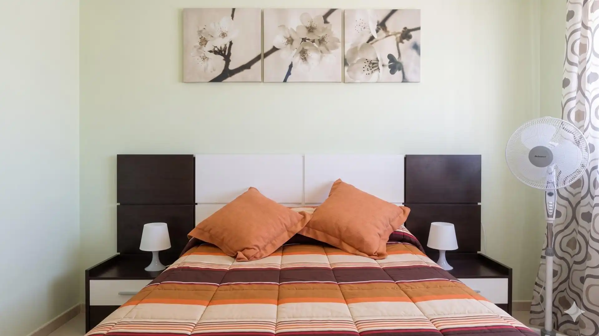 Schlafzimmer von Wohnung zum Verkauf in Almería mit Klimaanlage und Möbliert