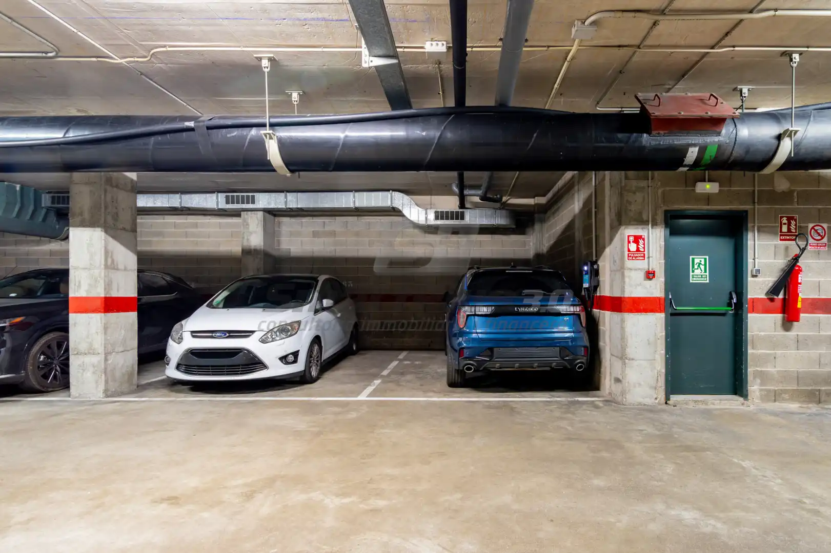 Parking de Ático en venta en Barcelona con Aire acondicionado, Calefacción y Parquet