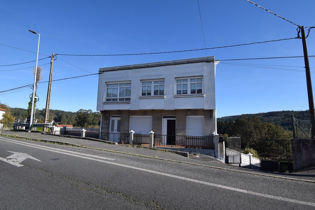 Vista exterior de Casa o xalet en venda en Miño amb Jardí privat, Terrassa i Traster