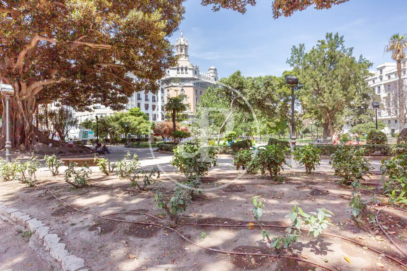 Garden of Flat for sale in Valencia  with Air Conditioner, Heating and Furnished