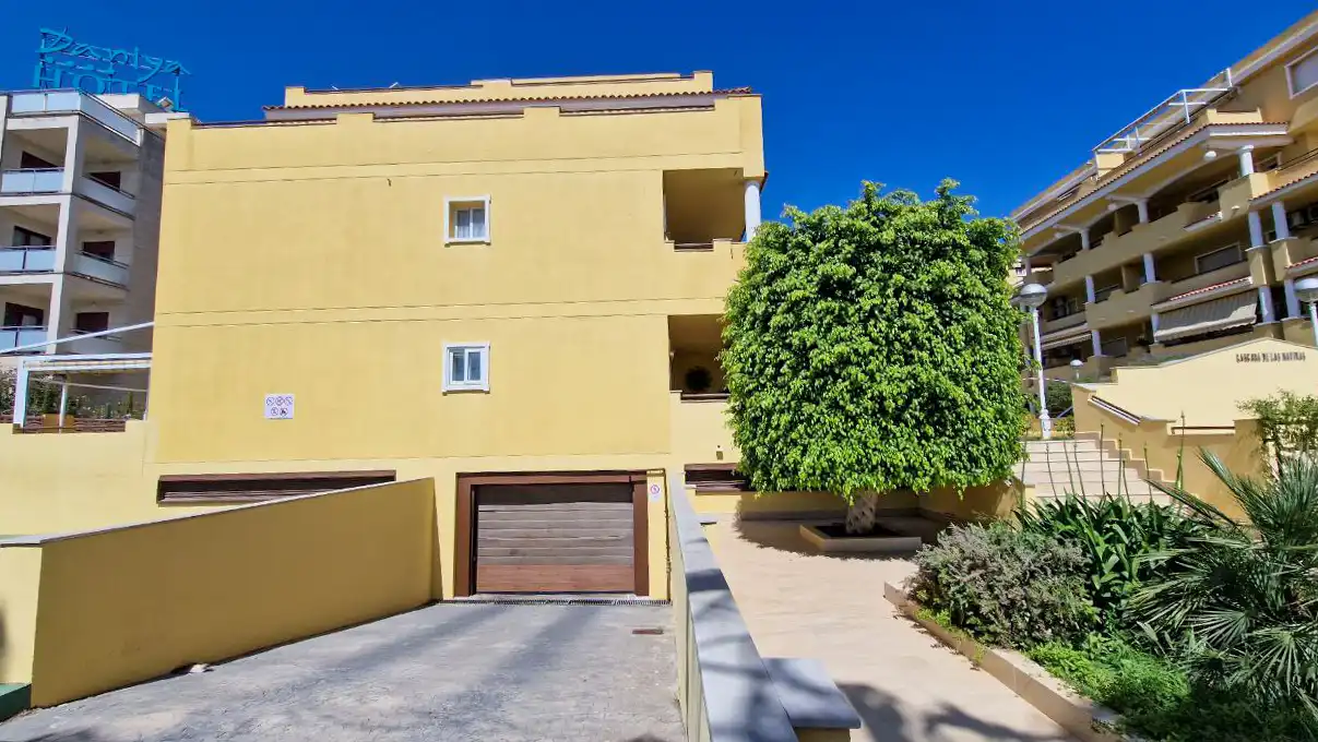 Vista exterior de Apartamento de alquiler en Dénia con Aire acondicionado, Calefacción y Terraza