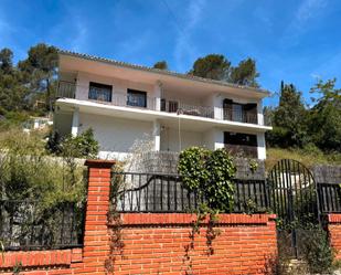 Exterior view of House or chalet for sale in Sant Pere de Ribes  with Private garden, Parquet flooring and Terrace