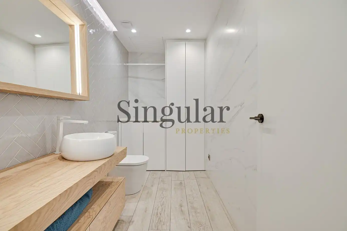 Baño de Piso en venta en Barcelona con Aire acondicionado, Calefacción y Jardín privado