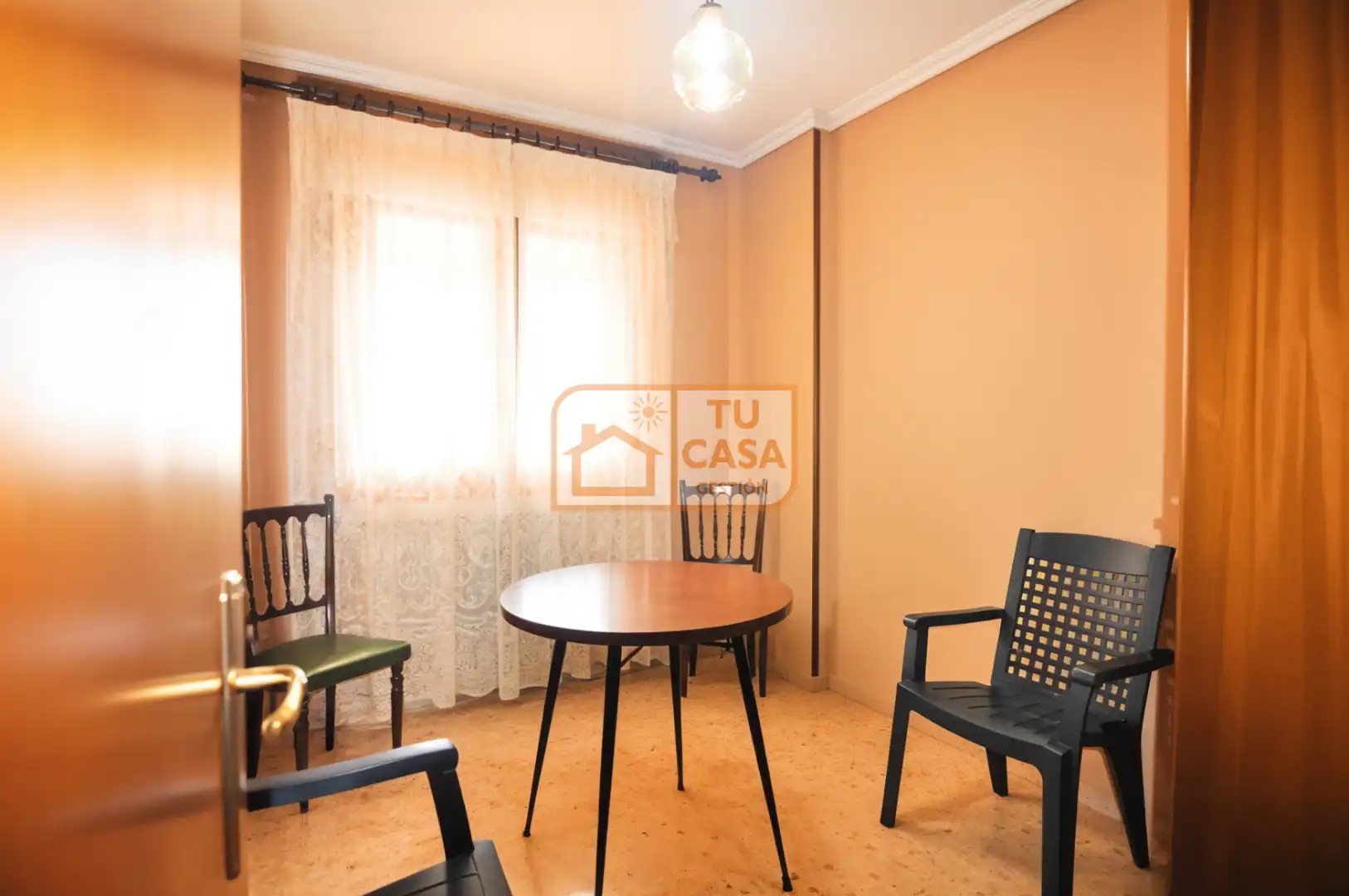 Habitación de Piso de alquiler en Cáceres con Calefacción, Terraza y Amueblado