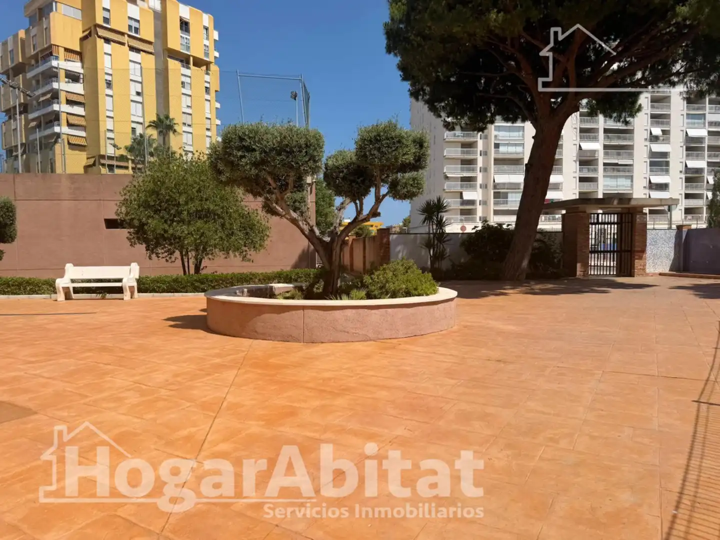 Vista exterior de Pis en venda en Canet d'En Berenguer amb Aire condicionat, Terrassa i Piscina comunitària