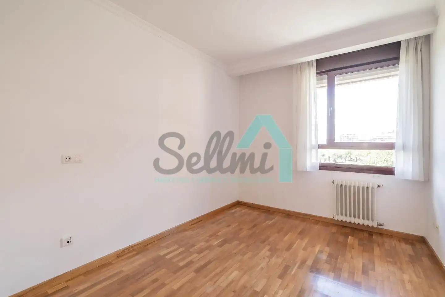 Habitación de Piso de alquiler en Oviedo  con Calefacción, Parquet y Terraza