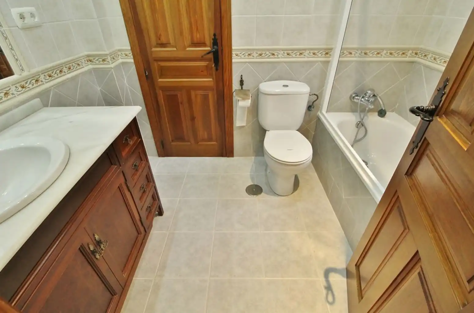 Bany de Casa o xalet en venda en Rincón de la Victoria amb Aire condicionat, Jardí privat i Terrassa