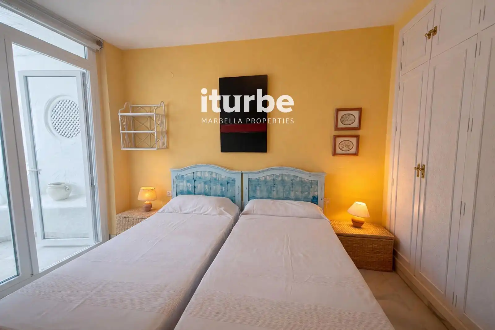 Habitación de Piso de alquiler en Marbella con Aire acondicionado, Terraza y Piscina