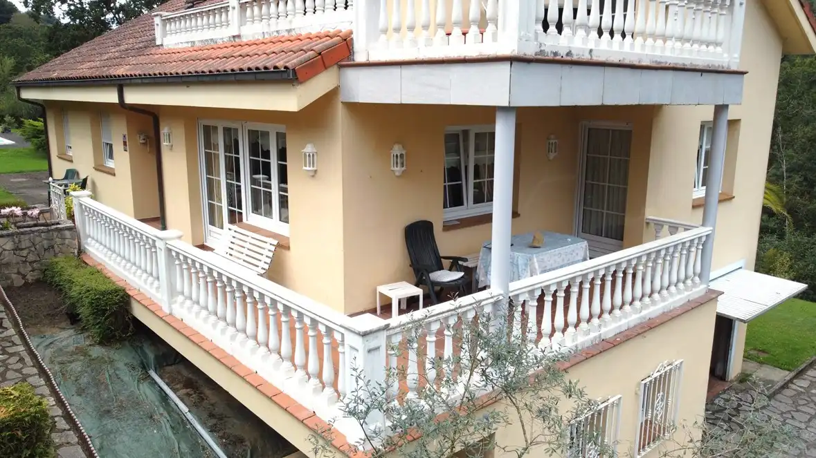 Terraza de Casa o chalet en venta en Parres con Piscina y Amueblado