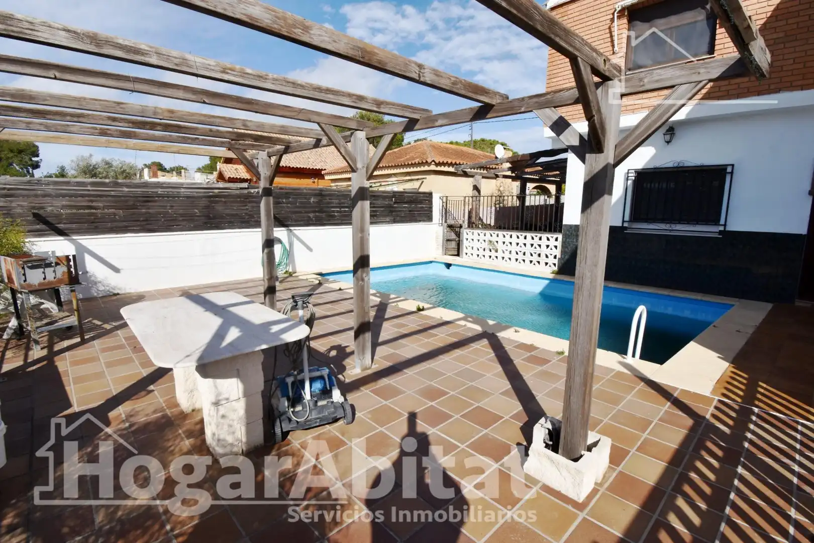 Swimming pool of Houses for sale in Picassent  with Air Conditioner, Private garden and Terrace