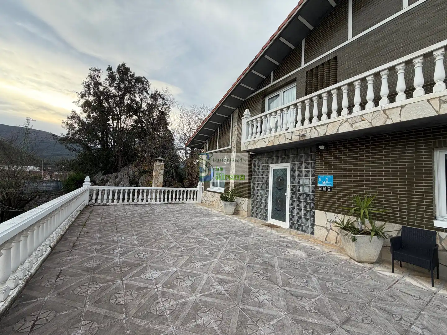 Vista exterior de Casa o chalet en venta en Castro-Urdiales con Calefacción, Jardín privado y Terraza