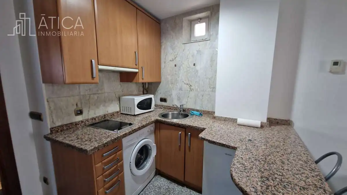 Cuina de Apartament en venda en Salamanca amb Calefacció i Moblat