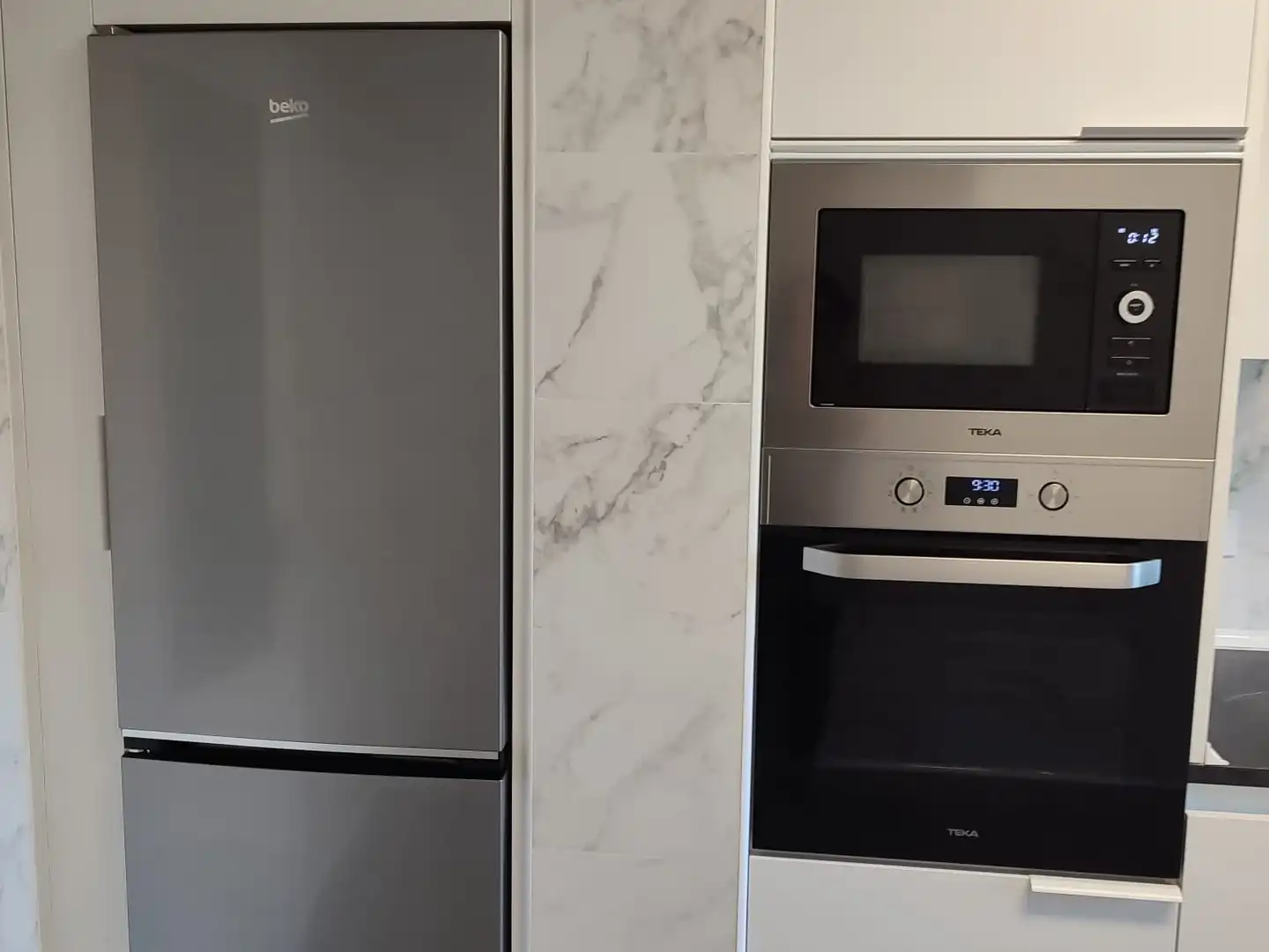 Küche von Wohnung zur Miete in Santiago de Compostela  mit Heizung, Abstellraum und Ofen