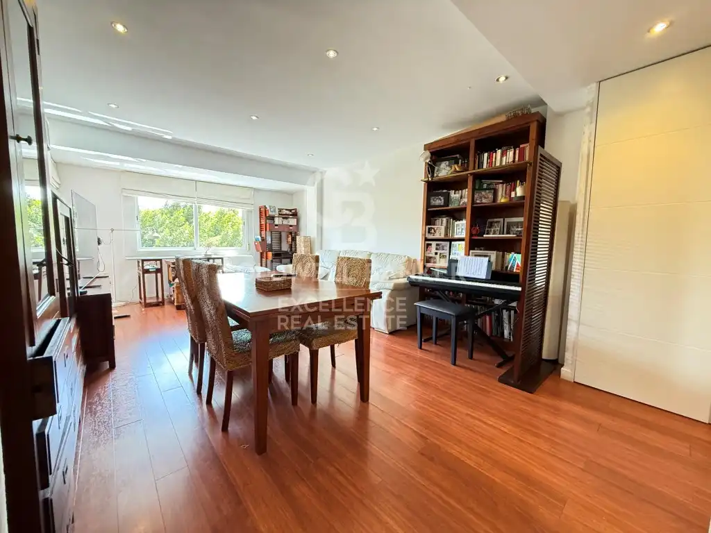 Dining room of Flat for rent in Valencia  with Air Conditioner, Heating and Oven