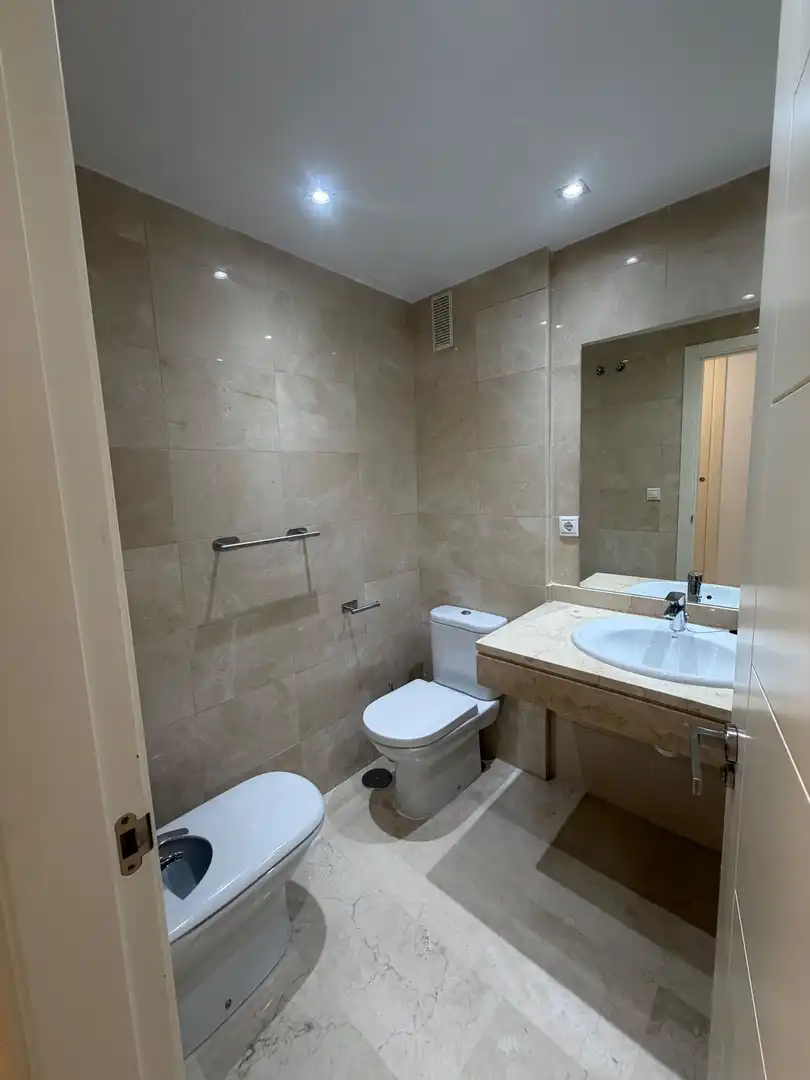 Bathroom of Flat for rent in Algeciras  with Terrace, Furnished and Community pool