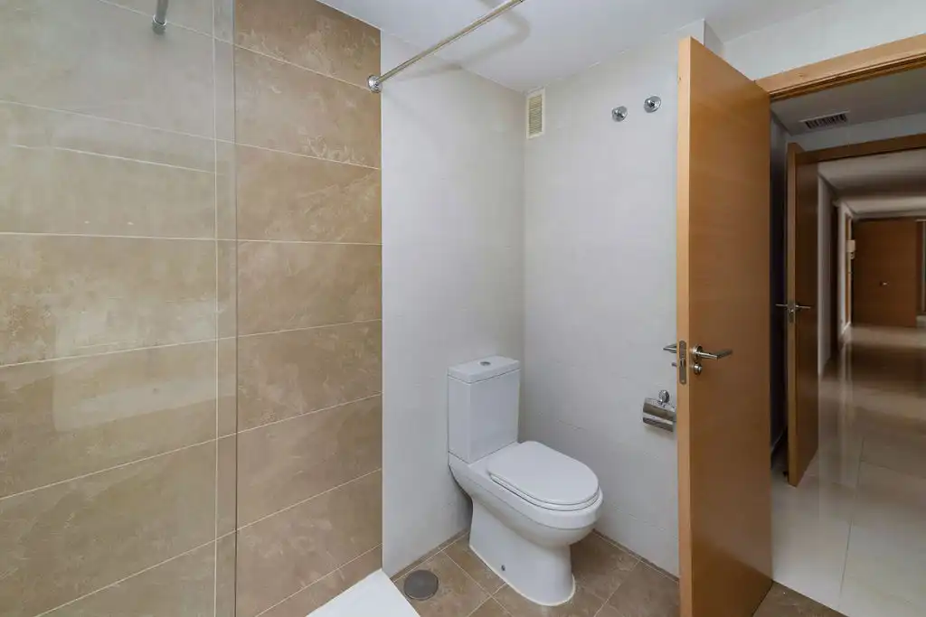Baño de Piso en venta en Alicante / Alacant con Piscina