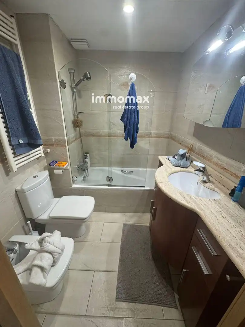 Baño de Piso en venta en Ripollet con Aire acondicionado, Calefacción y Terraza