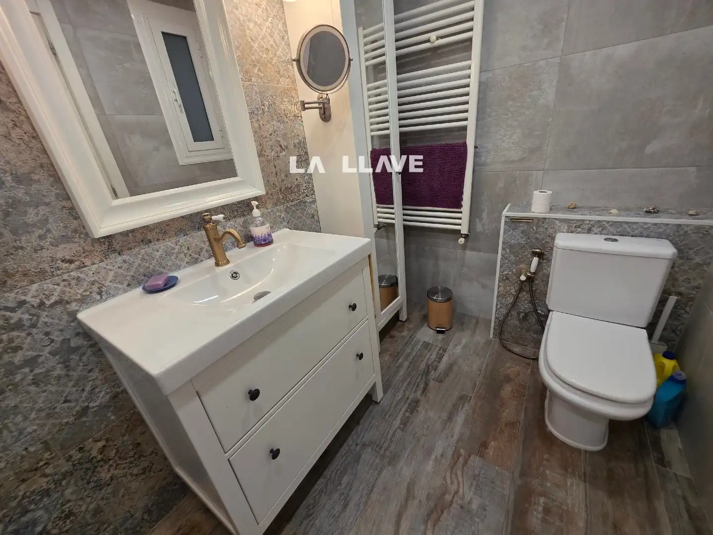 Baño de Piso en venta en Blanes con Calefacción, Terraza y Piscina