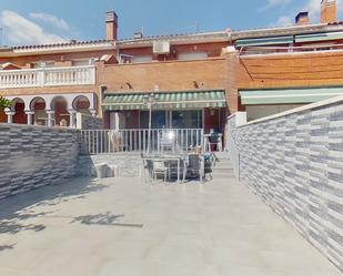 Jardí de Casa adosada en venda en Barberà del Vallès amb Aire condicionat, Terrassa i Balcó