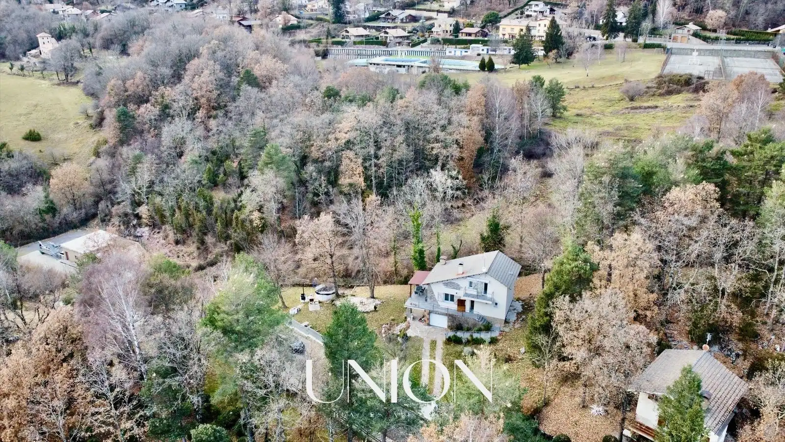 Vista exterior de Casa o xalet en venda en Camprodon amb Aire condicionat, Calefacció i Jardí privat