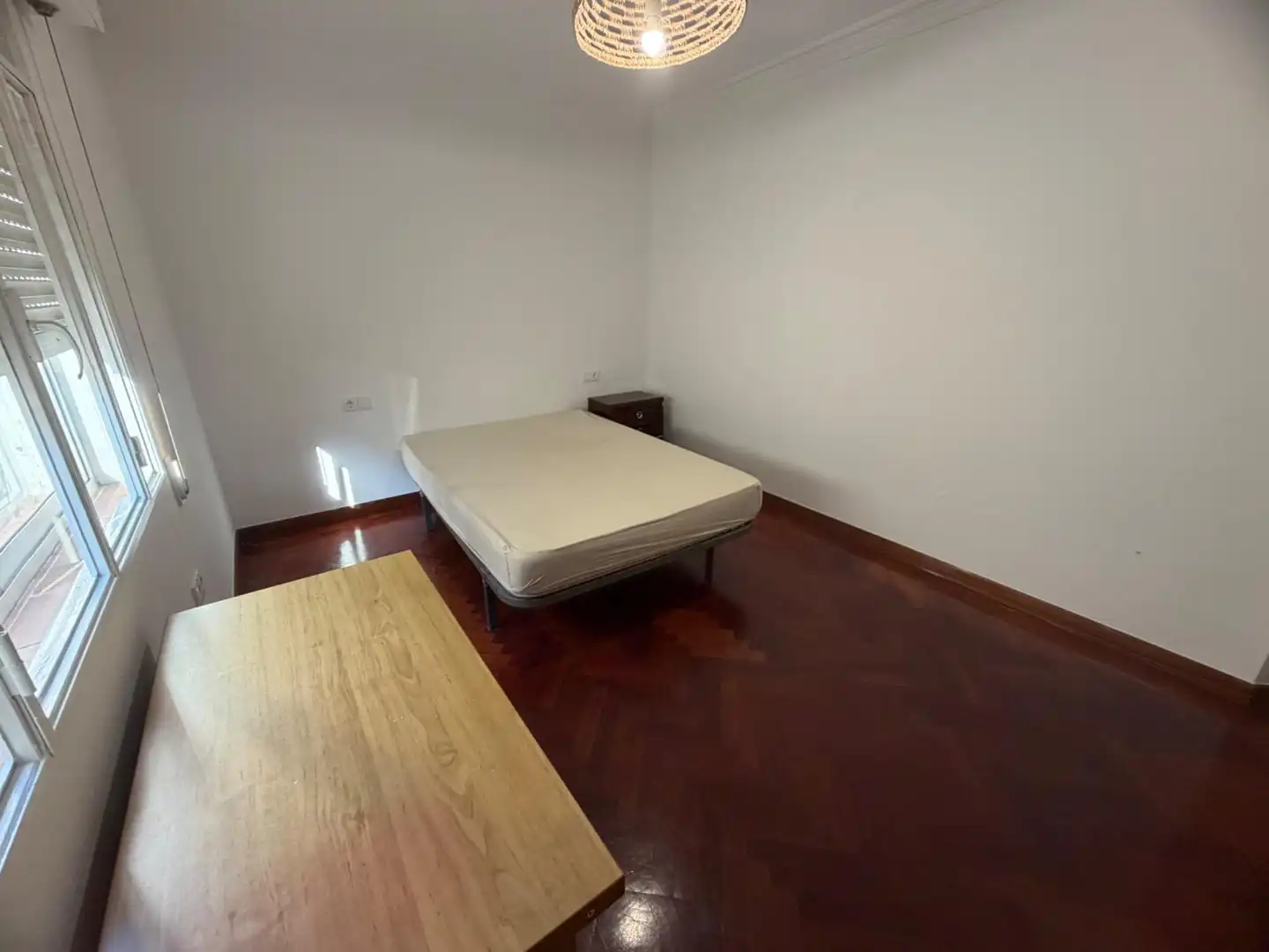 Habitación de Piso de alquiler en Ourense Capital  con Calefacción, Terraza y Amueblado