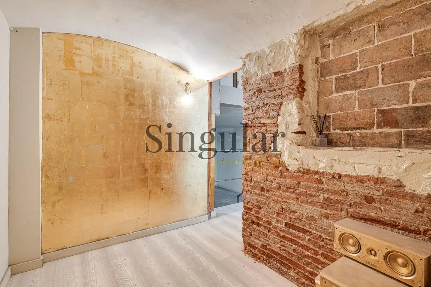 Commercial properties for rent in Carrer de la Creu Coberta, Hostafrancs