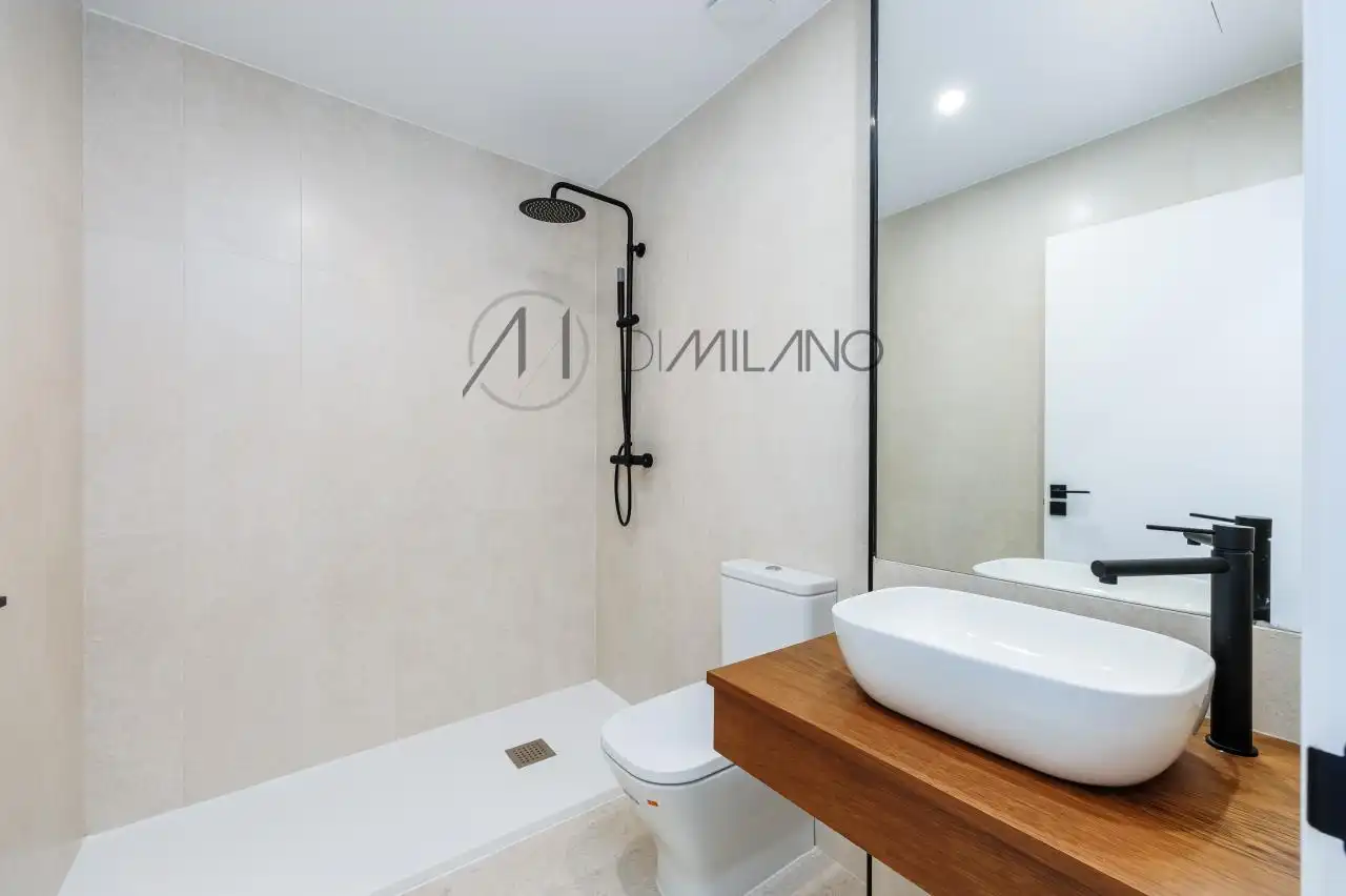 Baño de Ático en venta en Vigo  con Calefacción, Terraza y Piscina